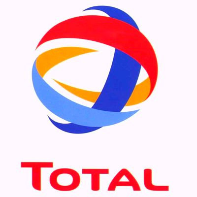 プジョーのオイルは"TOTAL"です。