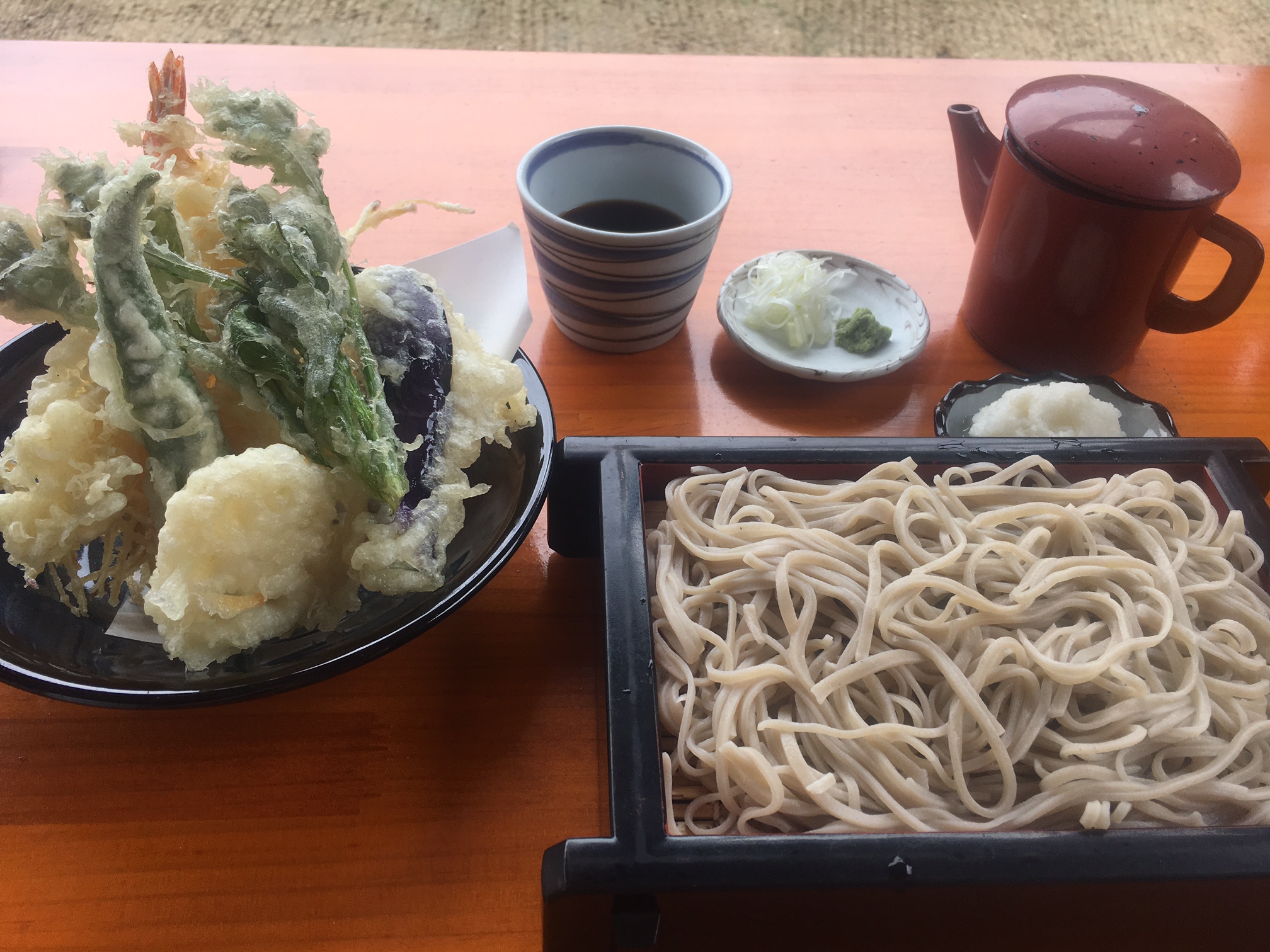 山の中のお蕎麦屋さん