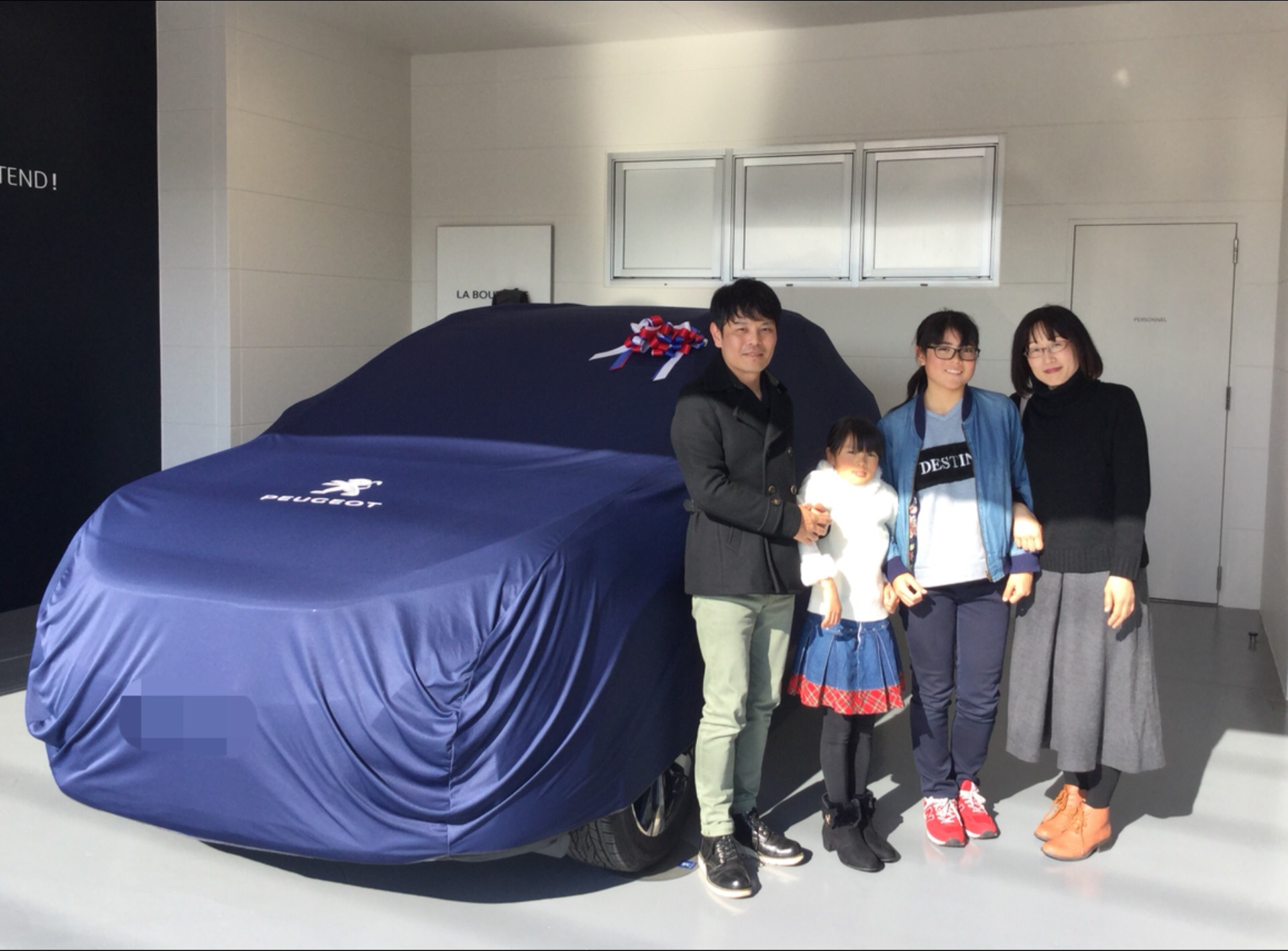 プジョー3008CROSSCITYをご納車させていただきました。